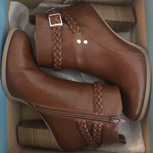 Beautiful brown boots